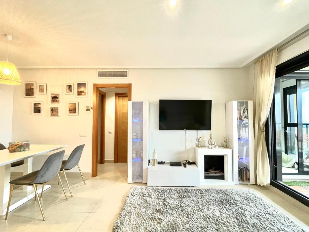 Beachfront 23 Apartament *